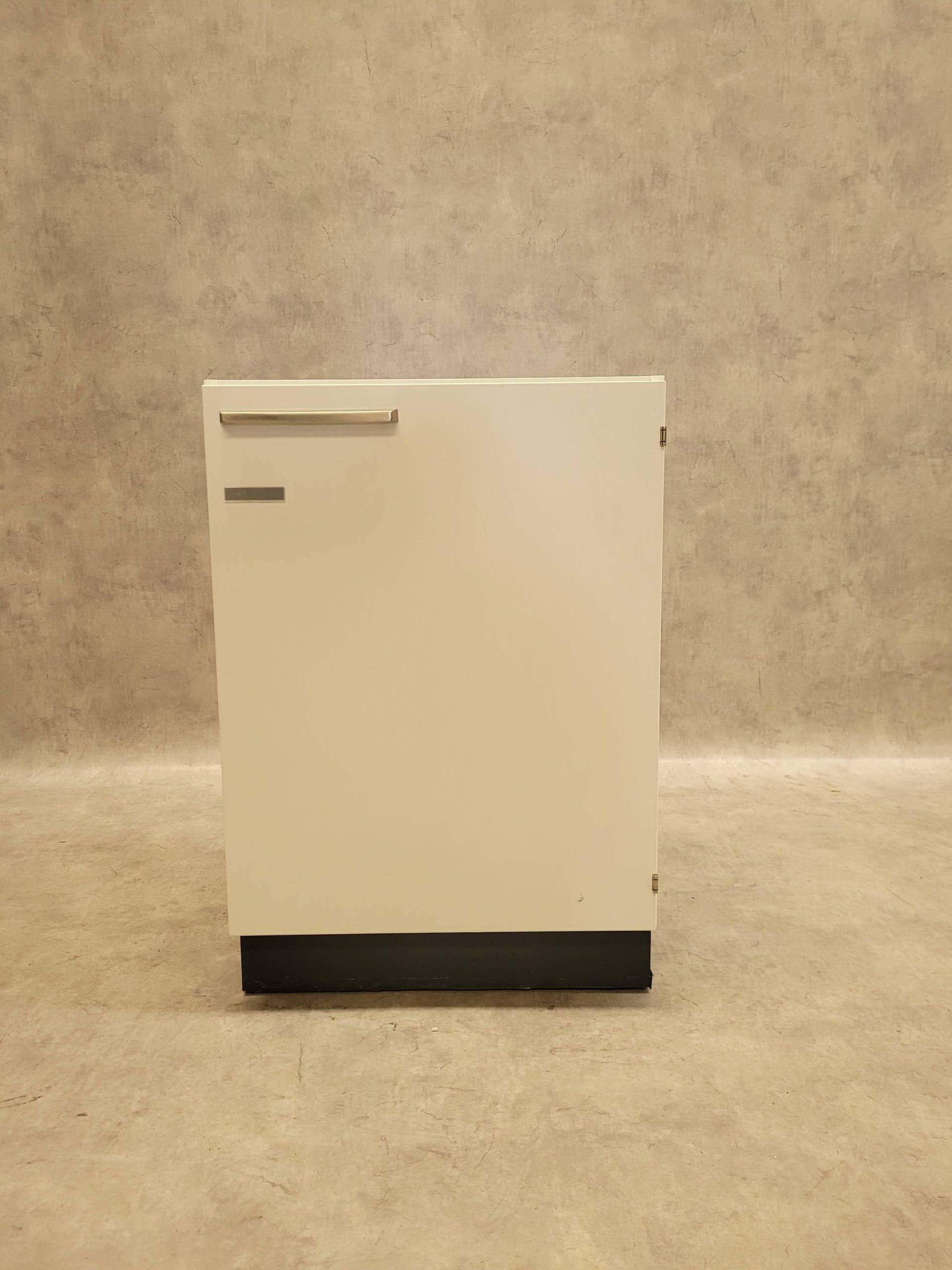 Waldner Plinth Cabinet White 600