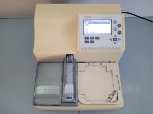 Thermo Fisher Scientific Wellwash Versa Microplate Washer, 2 of 8