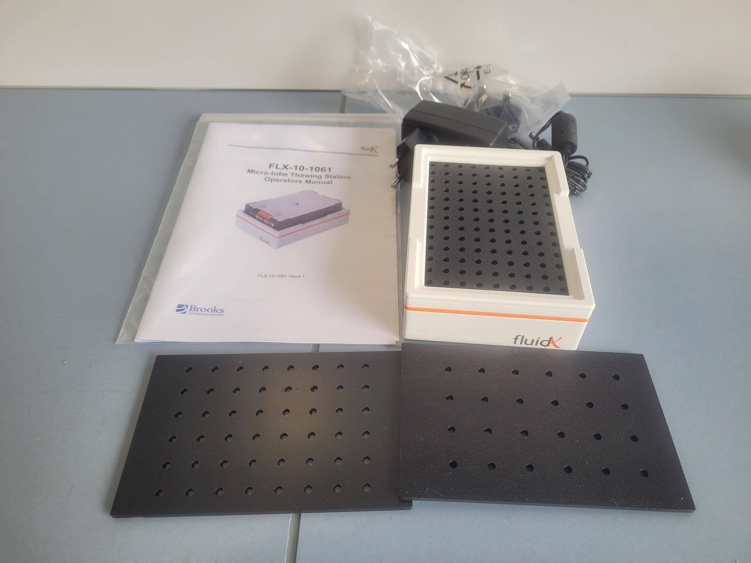 FLX-10-1061 fluidX XTT-96 Microtube Thawing Station, 100-240 V