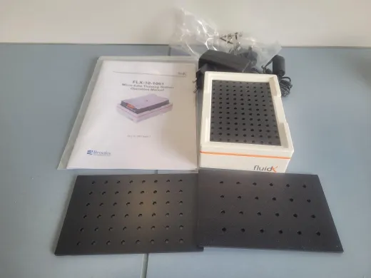 FLX-10-1061 fluidX XTT-96 Microtube Thawing Station, 100-240 V