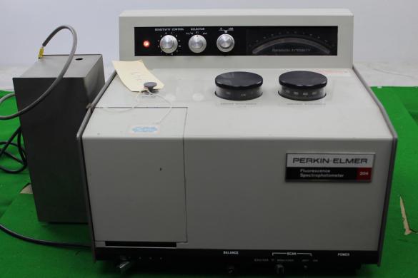 Perkin Elmer Fluorescence 204 Spectrophotometer-cover