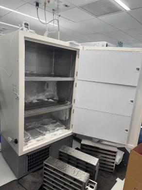 New Brunswick Innova U725-86 Ultra Low Temperature -80°C Laboratory Freezer-cover
