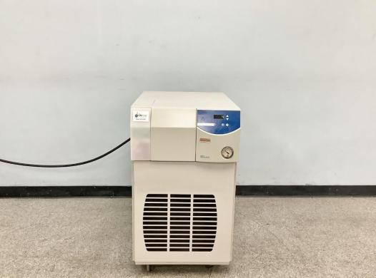 Thermo Neslab Merlin M150 Recirculating Chiller with 5045W Cooling Capacity-cover