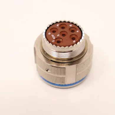 Amphenol D38999/26FE6SN MIL-DTL-38999 Series III Circular Connector, 6-Contact Crimp Socket Plug
