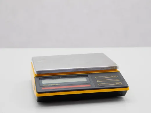 Sartorius Universal U6100 Laboratory Analytical Balance with 6100 g Capacity