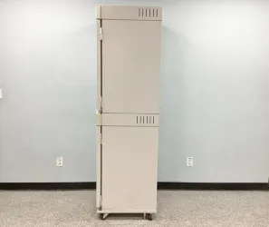 VWR Symphony Double Stacked Water Jacketed CO2 Incubators for Cell Culture, 3 of 19