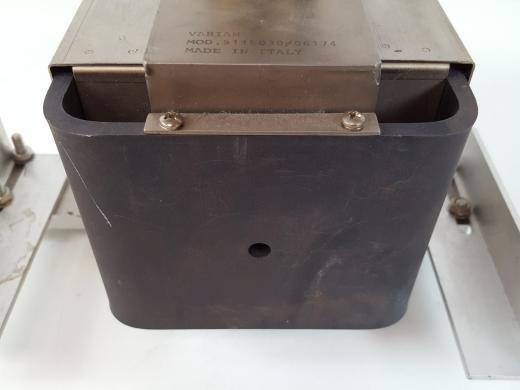 Varian Vaclom 25 Ion Pump  Model: 911-5030≠06174 Lab-cover