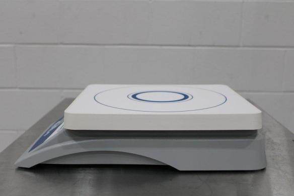 VWR Digital High Volume Stirrer Model 986922, 120V Overhead Laboratory Stirrer-cover