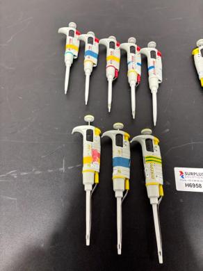 Discovery Comfort Manual Pipettes Set x16 with 0.5 µL, 2 µL, 20 µL, and 100 µL Volume Ranges-cover