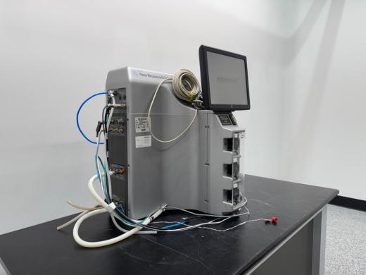 New Brunswick Bioflo 310 Benchtop Bioreactor for Controlled Cell Culture and Fermentation-cover