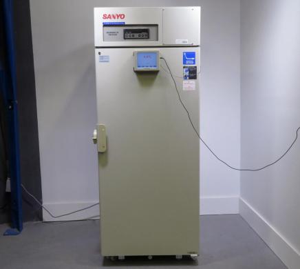 Sanyo MDF-U731M -30°C Upright Biomedical Freezer for Laboratory Sample Storage-cover