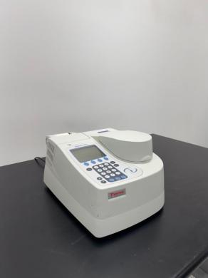 Thermo Fisher Scientific Genesys 10S VIS UV-Vis Benchtop Spectrophotometer-cover