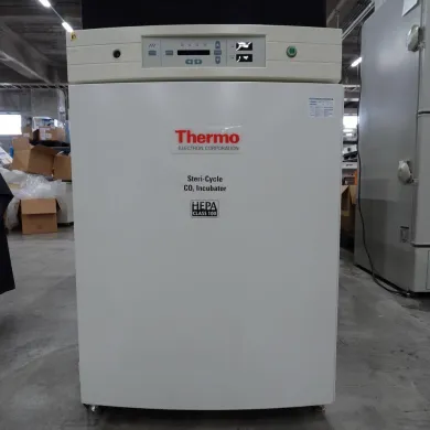 Thermo Forma 4907 Direct Heat CO2 Incubator 184L with 370 Series Features