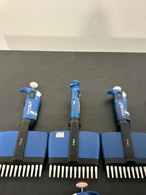 VWR Set of 7 Manual Micropipettes for Precise Liquid Handling