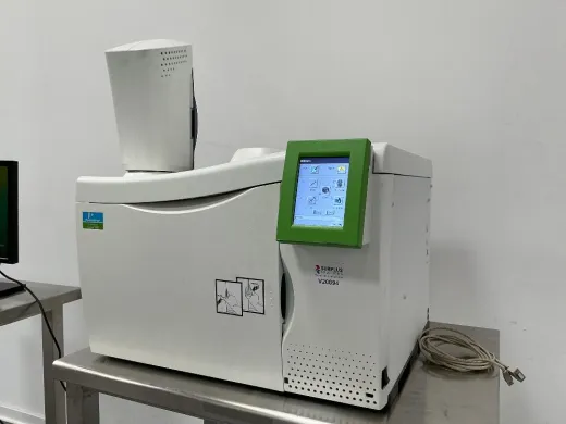 PerkinElmer Clarus 590 Benchtop Gas Chromatograph with Integrated Touchscreen and TotalChrom Software