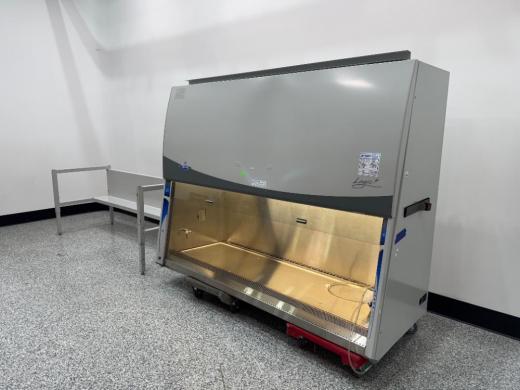 Labconco Logic+ 6' Biosafety Cabinet for Sterile Biological Research-cover