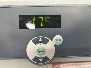 Thermo Fisher Scientific Thermo Neslab ThermoFlex 10,000 Recirculating Chiller with Digital Temperature Control, 3 of 4