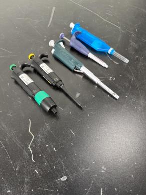 Lot of Various Single-Channel Adjustable-Volume Manual Pipettes for Laboratory Liquid Handling-cover
