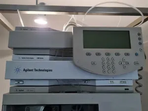 Agilent 1100 HPLC System with Quaternary Pump and Variable Wavelength Detector, 2 of 15