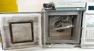 Agilent 6890N (G1530N) Network Gas Chromatograph for Advanced Analytical Applications, 2 of 11