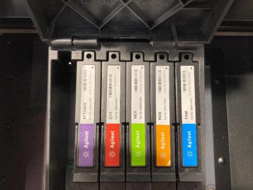 Agilent AriaDX Real-Time PCR Thermocycler with 96-Well Thermal Block-cover