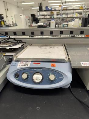 Thermo Fisher Scientific Barnstead MaxQ 2000 Platform Shaker Model SHKA2000-cover