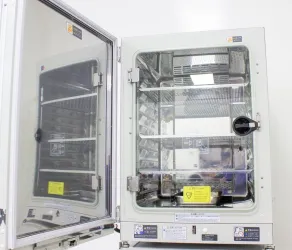 Panasonic MCO-170AICUV-PA CO2 Incubator with Humidity Control, 4 of 11