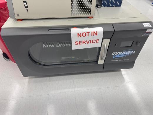 New Brunswick Innova 44 Temperature-Controlled Incubator Shaker-cover