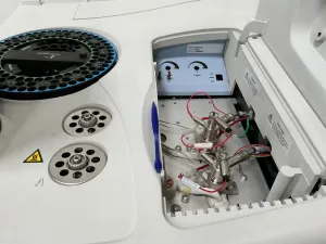 PerkinElmer Clarus 580 Gas Chromatograph with Autosampler and Touchscreen Control, 3 of 4