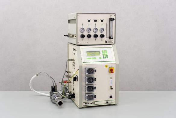 Braun Biostat Bioreactor with Gas Mixing Unit 4 EF, Types 8840326 and B3350626-cover