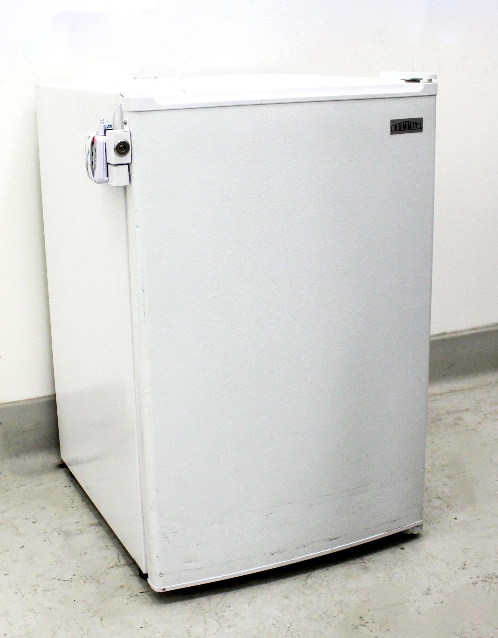 Summit FS60M-L 5.0 cu.ft. Manual Defrost Upright Freezer, 22-inch Width