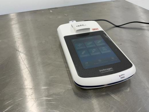 Invitrogen Qubit 4 Fluorometer for DNA, RNA, and Protein Quantification-cover