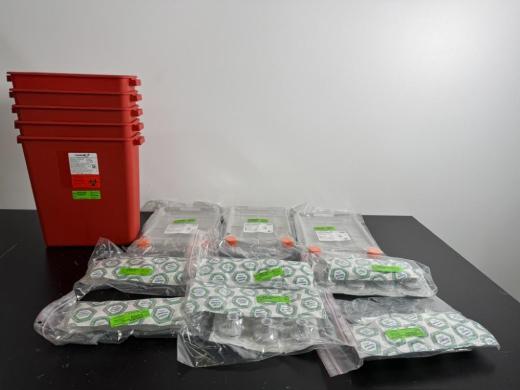 Laboratory Consumables Storage Container with Enclosed Design and Black Lid/Base-cover