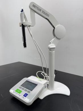 Mettler Toledo SevenCompact Duo S213 pH and Conductivity Meter for Laboratory Use-cover
