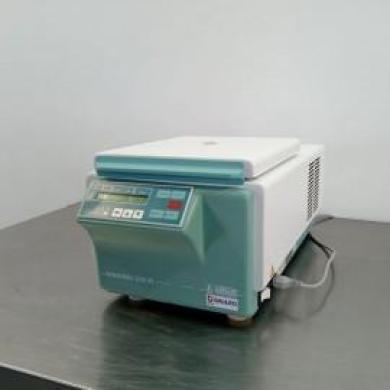 Hettich Mikro 22 R Refrigerated Benchtop Centrifuge with Autoclavable Rotor-cover