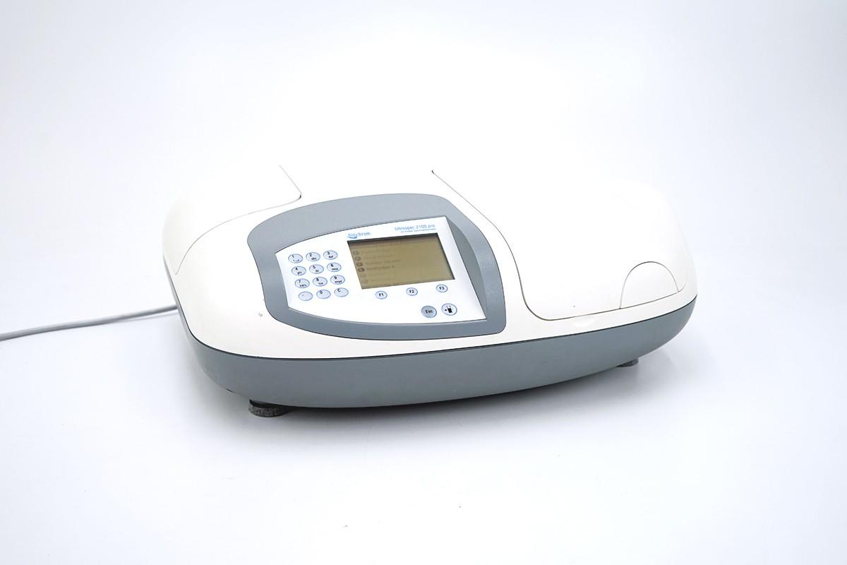 GE Biochrom Ultrospec 2100 Pro UV/Vis Spectrophotometer, 190–900 nm, 6-Cell Changer