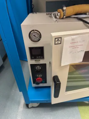 Across International Vacuum Oven with Digital Temperature Controller and Vacuum Gauge