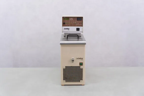 Julabo F10 Circulating Cooling Oil Bath with HC Thermostat