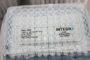 Integra 1000-1250 µL Pipettes Consumable Case with 96 Grip Tips, 11 of 12
