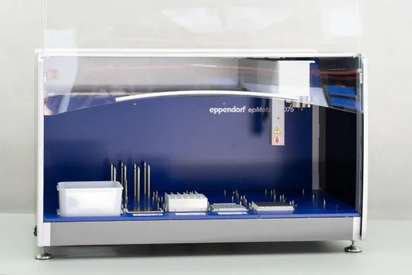 Eppendorf epMotion 5075 Automated Pipetting Robot for Precise Liquid Handling