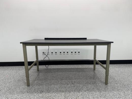 Global Industrial 6' Laboratory Bench-cover