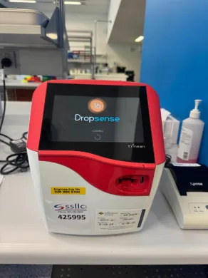 Trinean DropSense 16 UV-Vis Spectrophotometer Model 111004 with Touchscreen Interface