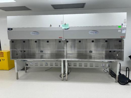 NuAire AIREGARD ES 12' Vertical Laminar Airflow Workstation for Sterile Laboratories-cover