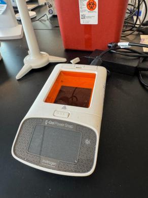 Invitrogen E-Gel Power Snap Compact Gel Electrophoresis Device with Integrated Power Supply-cover
