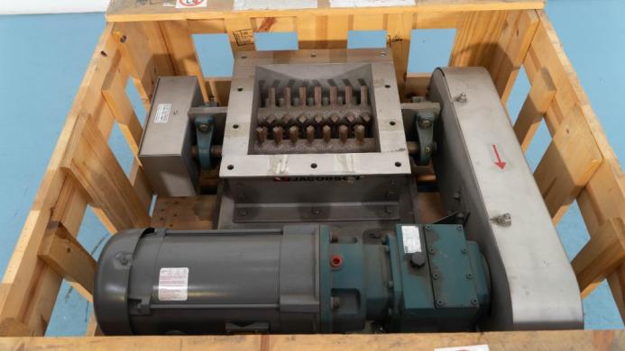 Carter Day International 1212 Half Nelson Dual Rotor Crusher for Size Reduction-cover