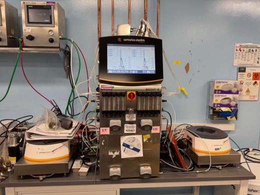 Sartorius Biostat B Laboratory Bioreactor System with Touchscreen Control-cover