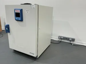 Thermo Fischer Scientific HERATherm IMH180-S Incubator, 2 of 4