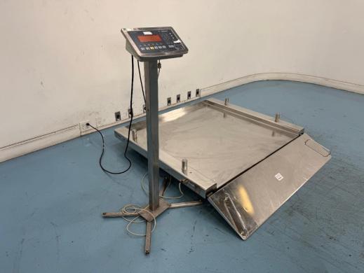 Sartorius IFS4 Floor Scale with Combics 2 Indicator-cover