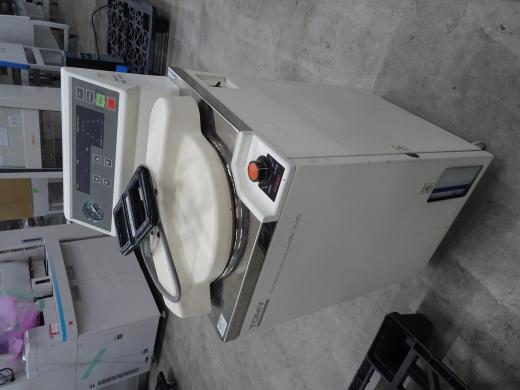 Tommy Seiko BS-245 22L Autoclave with Digital Temperature and Analog Pressure Display-cover