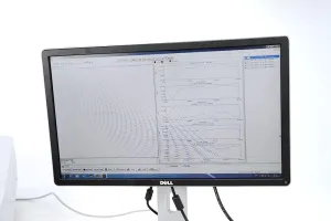 Shimadzu UV-2600 Dual-Beam Research-Grade UV-Vis Spectrophotometer with Software, 4 of 6